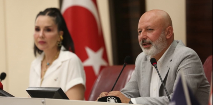 KOCASNAN MECLS, AUSTOS AYI TOPLANTISINI GEREKLETRD