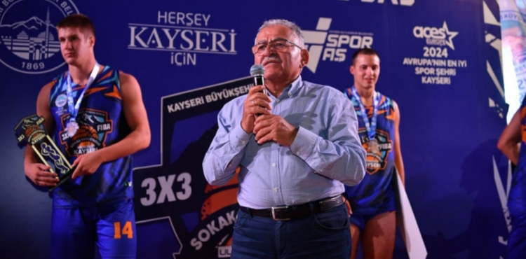 TRKYEDE BR LK: BAKAN BYKKILIǒTAN DNYA SOKAK BASKETBOLUNA KAYSER MZASI