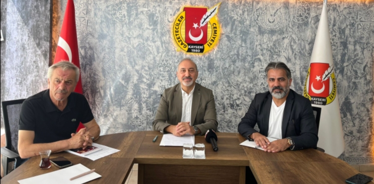 Op. Dr. Murat Molu Gazeteciler cemiyetini ziyaret etti.