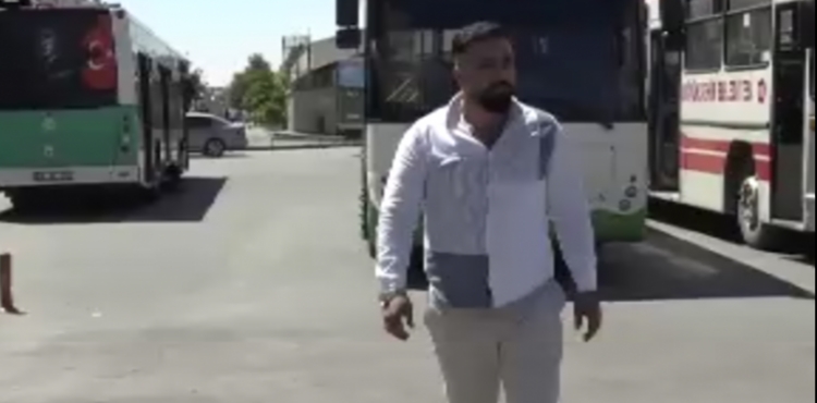 Sıcaktan bunalan yolcuların şikayeti üzerine otobüsüne klima taktırdı