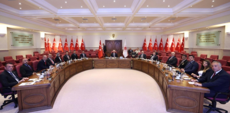 Bakan Gler, Trkiye Harp Malul Gaziler, ehit Dul ve Yetimleri Dernei Genel Bakan Ik' kabul etti