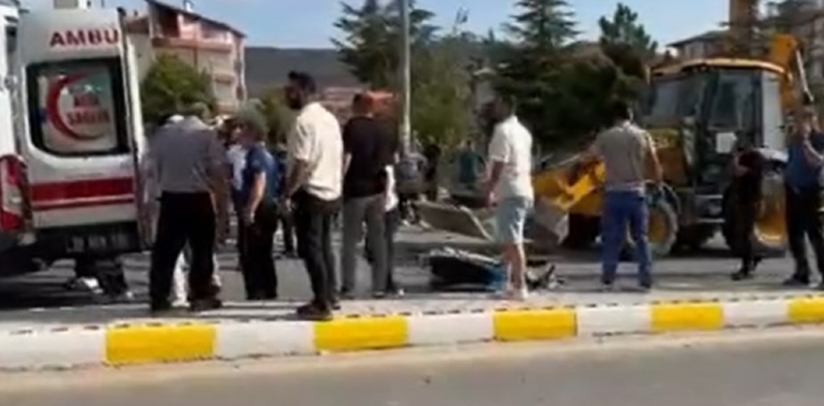 Dur ihtarndan kaan motosikletli i makinesine arpt: 1 l