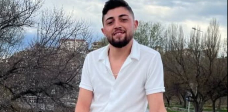 Bariyerlere çarpıp devrilen motosikletin sürücüsü öldü