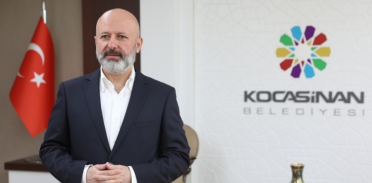 “EVDE BAKIM” HİZMETİYLE HEM YÜZLERİ GÜLDÜRÜYOR HEM ŞİFA DAĞITIYOR