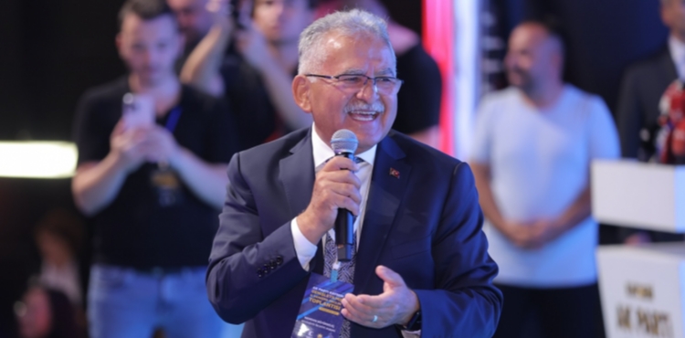 BÜYÜKŞEHİRDE SPORUN VE GELECEĞİN IŞIĞINDA BİR YAZ DAHA BAŞKAN BÜYÜKKILIÇ İLE COŞKULU KAPANIŞ