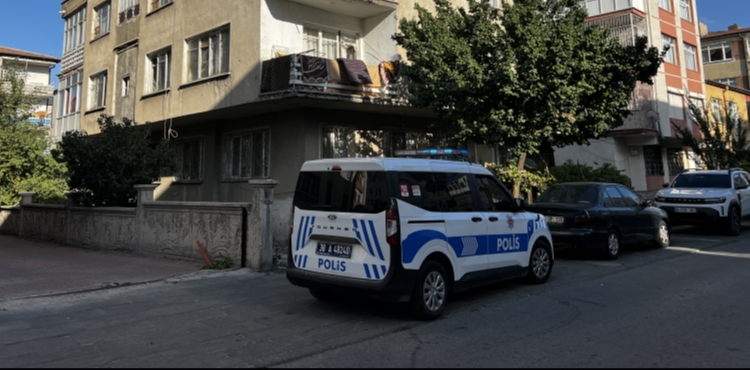 Kayseri’de 1’inci katın balkonundan düşen bebek yaralandı