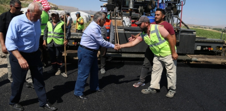KAYSERİ BÜYÜKŞEHİR’DEN KIRSALA 350 KİLOMETRELİK YOL ATAĞI