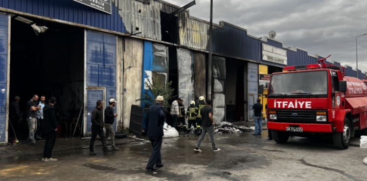 Kayseri'de 3 iş yeri yangında zarar gördü