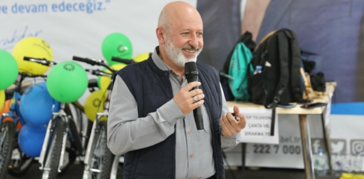 BAKAN OLAKBAYRAKDAR, GELECEN LDERLER YETYOR