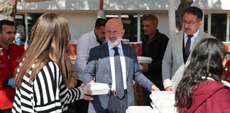 “GENÇLERİMİZİN GÜCÜYLE GELECEĞİN TÜRKİYE’SİNİ İNŞA EDİYORUZ”