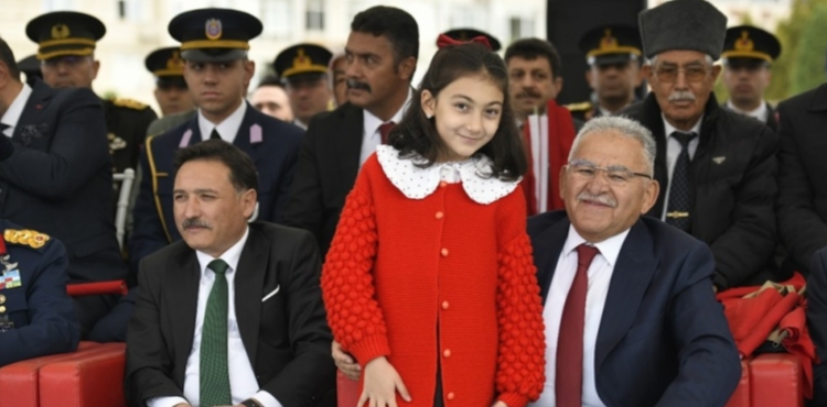 BAŞKAN BÜYÜKKILIÇ, CUMHURİYETİN 102. YILI COŞKUSUNA ORTAK OLDU