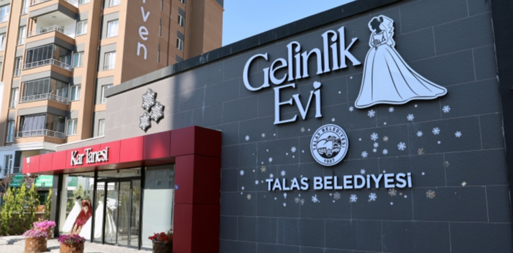 KAR TANESİ GELİNLİK EVİ ARA TATİLDE MUTLU KOŞUŞTURMACANIN ADRESİ OLDU