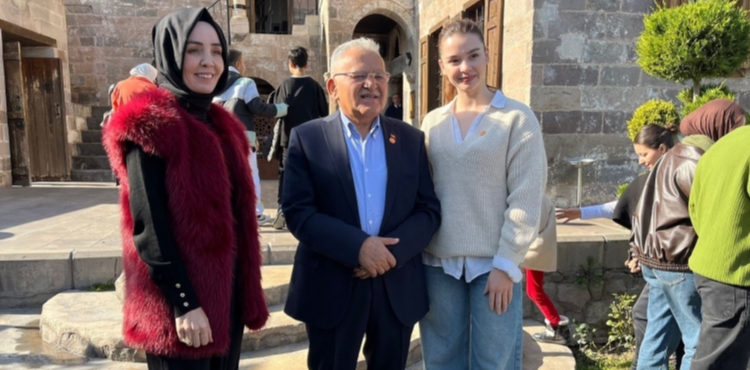 BAKAN BYKKILIǒTAN GEN KADEM VE FLSTNL RENCLERLE ANLAMLI BULUMA