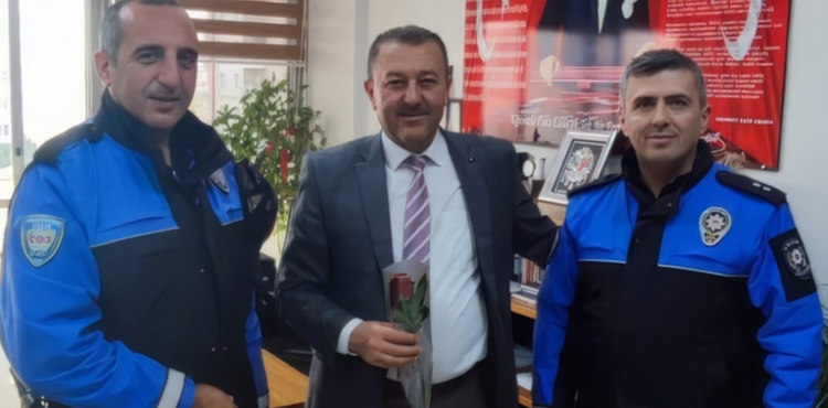 Polislerden 24 Kasmda retmenlere Anlaml Ziyaret