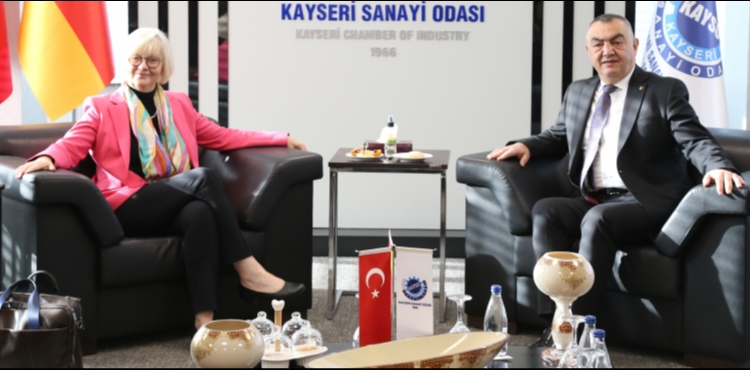 Bakan Byksimitci, Vize Sreleri  Dnyasnn nnde Ciddi Bir Engel