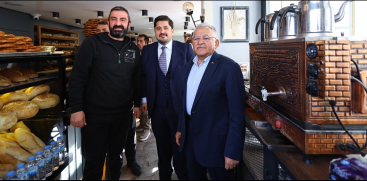 BAKAN BYKKILI, HUNATTA ESNAF VE VATANDALARLA BR ARAYA GELD