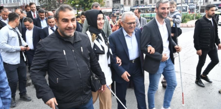 BAKAN BYKKILIǒTAN ENGELLLER GN MESAJINDA ZEL HZMET VURGUSU