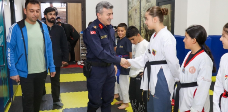 Jandarma’dan ERVA Talas Spor Okulu’na Anlamlı Ziyaret