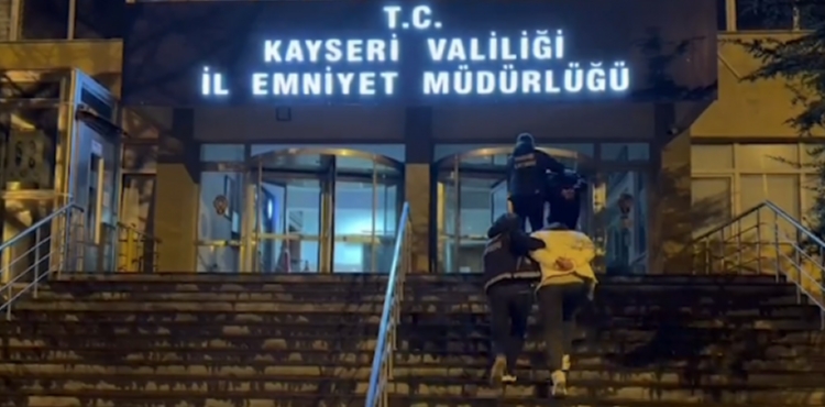 Kayseride Uluslararas Uyuturucu Kuryelerine Operasyon: 554 Gram Uyuturucu Ele Geirildi