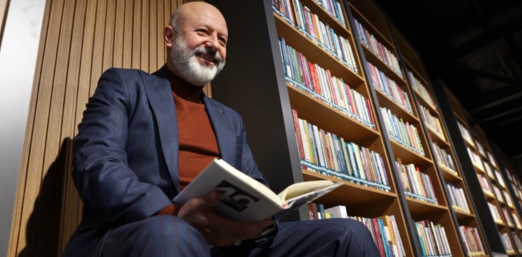 BA�KAN �OLAKBAYRAKDAR: �2026�DA YEN� K�T�PHANELER VE SOSYAL TES�SLERLE KAYSERݒM�ZE YEN� M�JDELER�M�Z VAR�