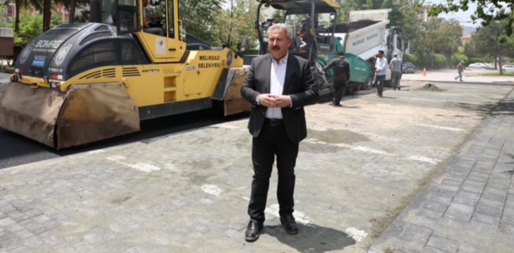MEL�KGAZ� BELED�YES� 2025 YILI ASFALT SEZONU BOYUNCA 80 KM YOL YAPTI