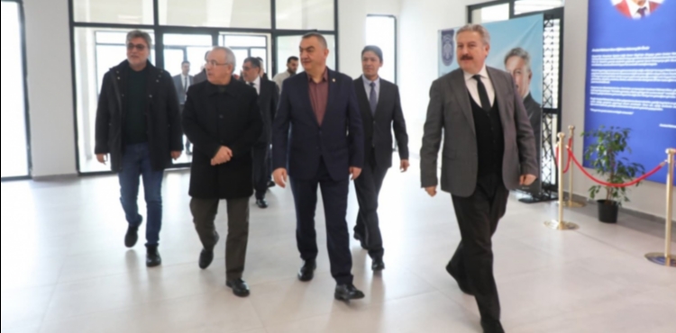 Ba�kan Palanc�o�lu KAYSO Heyetine Melikgazi�nin G�zbebeklerini Gezdirdi