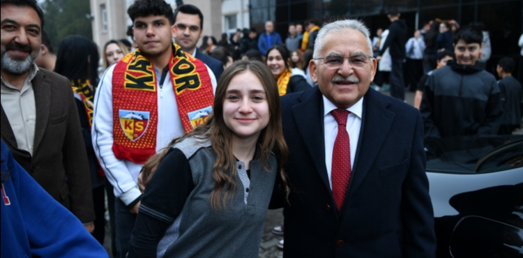 BA�KAN B�Y�KKILIǒTAN L�SE ��RENC�LER�NE �KAR�YER� VE �GELECEK� TAVS�YELER�