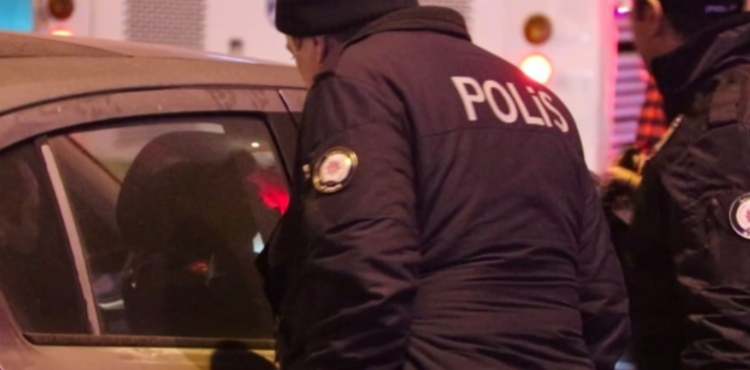 Kayseri'de polis ekiplerinden e� zamanl� uygulama