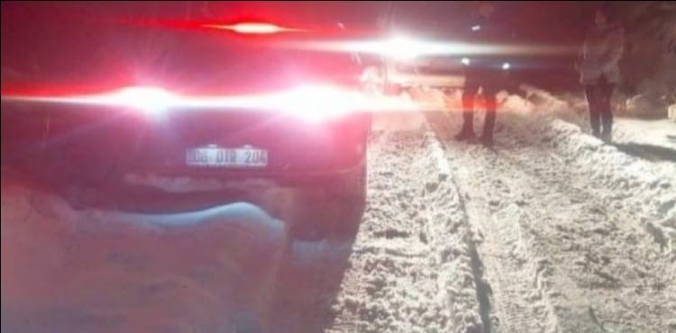 Hac�lar�da mahsur kalan 2 ki�i, ekiplerce kurtar�ld�