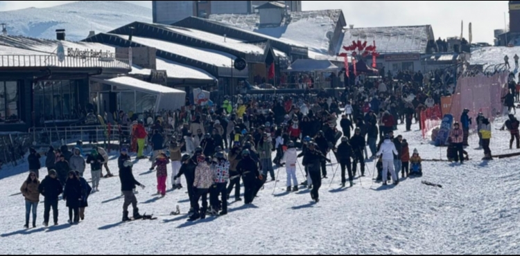 Erciyes�te pazar yo�unlu�u