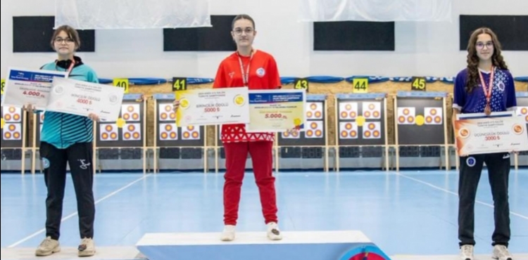 Spor A.�.'nin ok�uluk sporcusu, T�rkiye �ampiyonu oldu