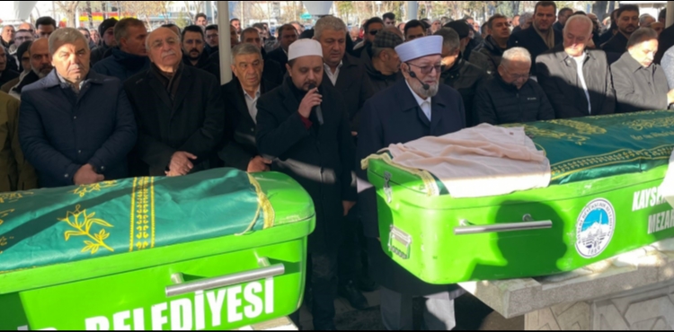 Necmettin Nursa�an, vefat eden e�inin cenaze namaz�n� k�ld�rd�