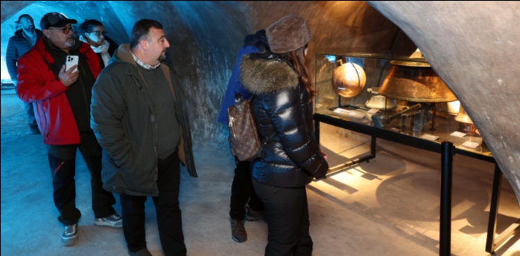 G�ZELL�KLER� YER�NDE G�RD�LER TUR�STLERE TALAS'I ANLATACAKLAR