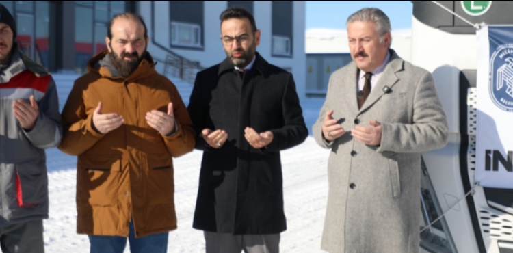 MEL�KGAZݒN�N YARDIM TIRI DUALARLA GAZZE�YE U�URLANDI