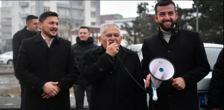 BA�KAN B�Y�KKILIǒTAN F�L�ST�N Y�R�Y���NE ANLAMLI U�URLAMA