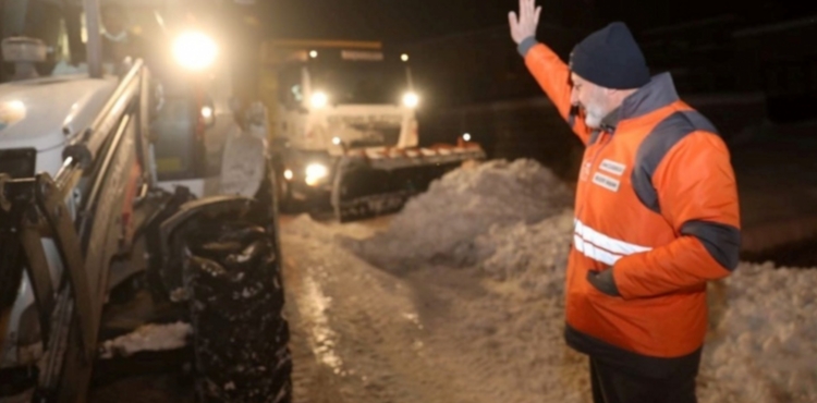 KOCAS�NAN�DA KAR MESA�S� ARALIKSIZ S�R�YOR