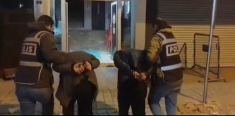 ��yerinden h�rs�zl�k yapan 2 ��pheli tutukland�