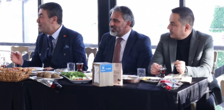 Ba�kan Metin, gazetecilerle bir araya geldi