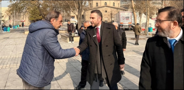 SP Kayseri te�kilat�, emeklilerin sorunlar�n� sahada dinledi