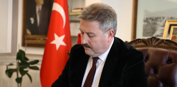 BA�KAN PALANCIO�LU�NDAN 10 OCAK �ALI�AN GAZETEC�LER G�N� TEBR���