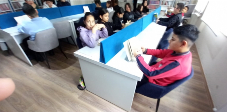 Develi�de ortaokula 5 bin kitapl�k k�t�phane kuruldu