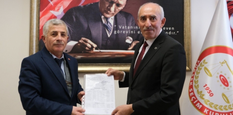 G�ven tazeleyen Ba�kan Odak�r, mazbatas�n� ald�