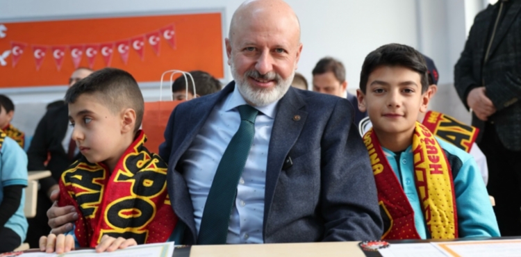 �T�RK�YE�N�N GELECE�� OLAN EVLATLARIMIZIN E��T�M� ���N VAR G�C�M�ZLE �ALI�IYORUZ�