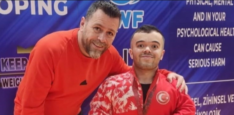 Kayserili sporcu �a�da�, halterde T�rkiye �ampiyonu oldu