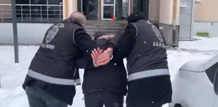 �zel e�itim kurumundan h�rs�zl�k yapan ��pheli tutukland�