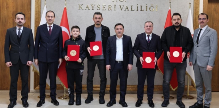 BA�KAN �ZDO�AN: �112 AC�L MERKEZ� PROJEM�Z� HAYATA GE��R�YORUZ�