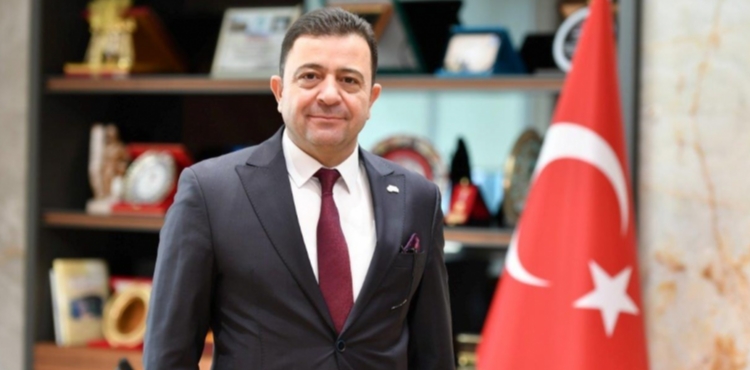 Kayseri OSB Ba�kan� Yal��n: Bayra��m�za yap�lan sald�r�y� k�n�yor ve lanetliyorum
