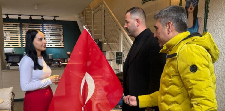 Ba�kan� Halit Ya�mur�un Talimat�yla Bayraklar �ehre Damga Vurdu