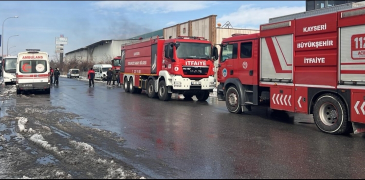 Kayseri'de mobilya fabrikas�nda yang�n 