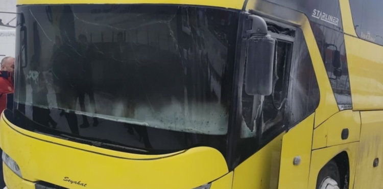 Kayseri'de park halindeki otob�s alev ald�